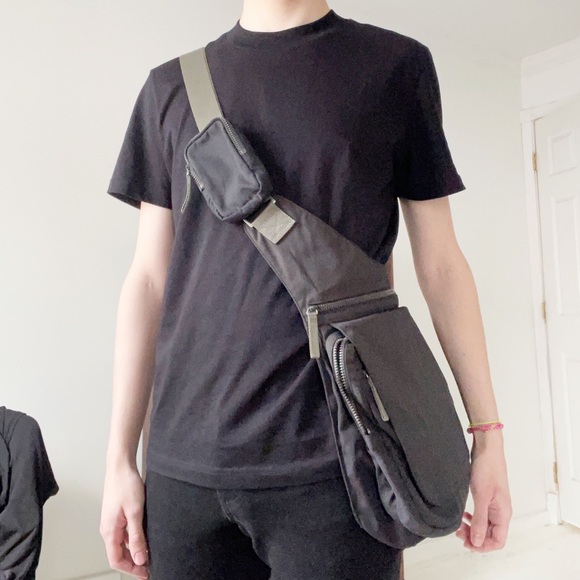 Prada black canvas vintage unisex crossbody bag with pouch - Picture 2 of 13